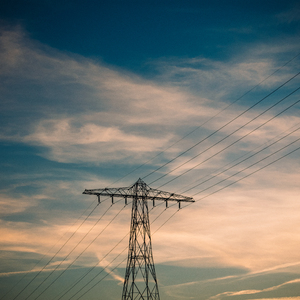 极度另类残忍深喉拳交
